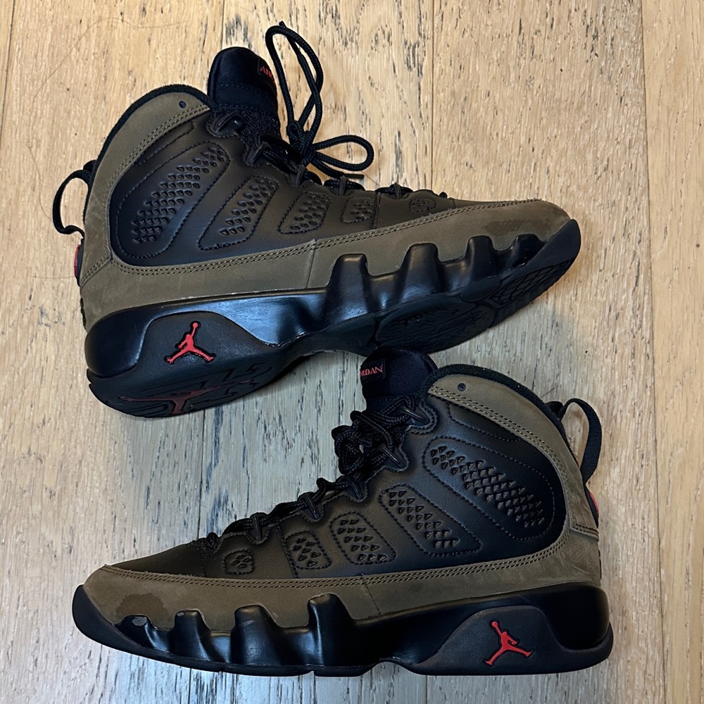 RETRO JORDAN 9- black and olive